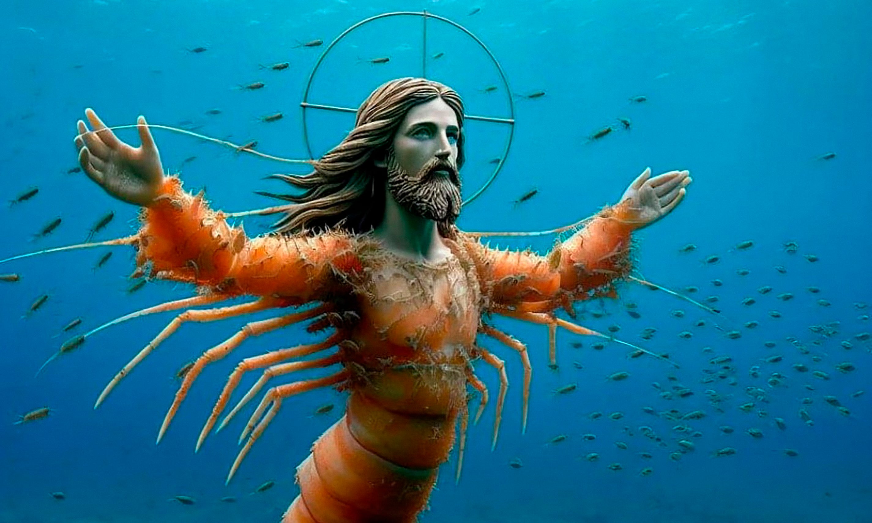 Surreale Unterwasserfigur mit menschlichem Oberkörper und krebstierähnlichen Armen, umgeben von kleinen Fischen.